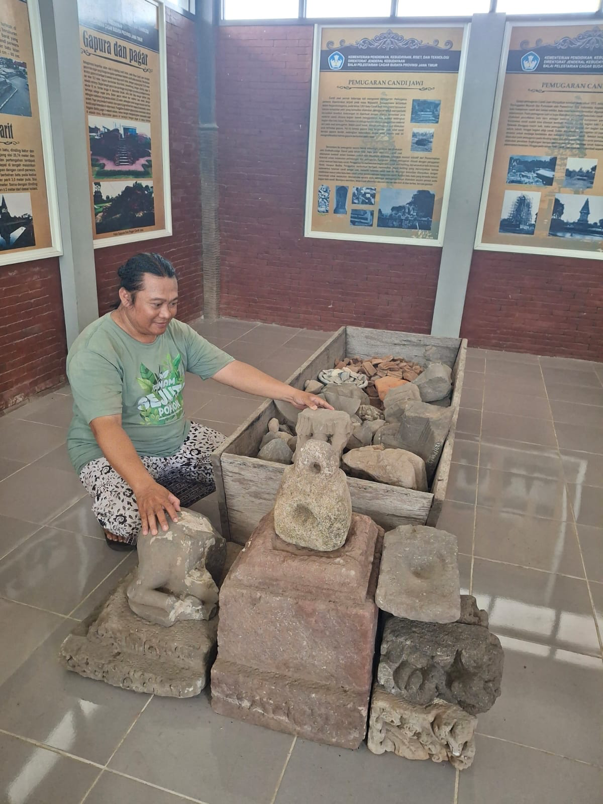 Candi Jawi documentation 6